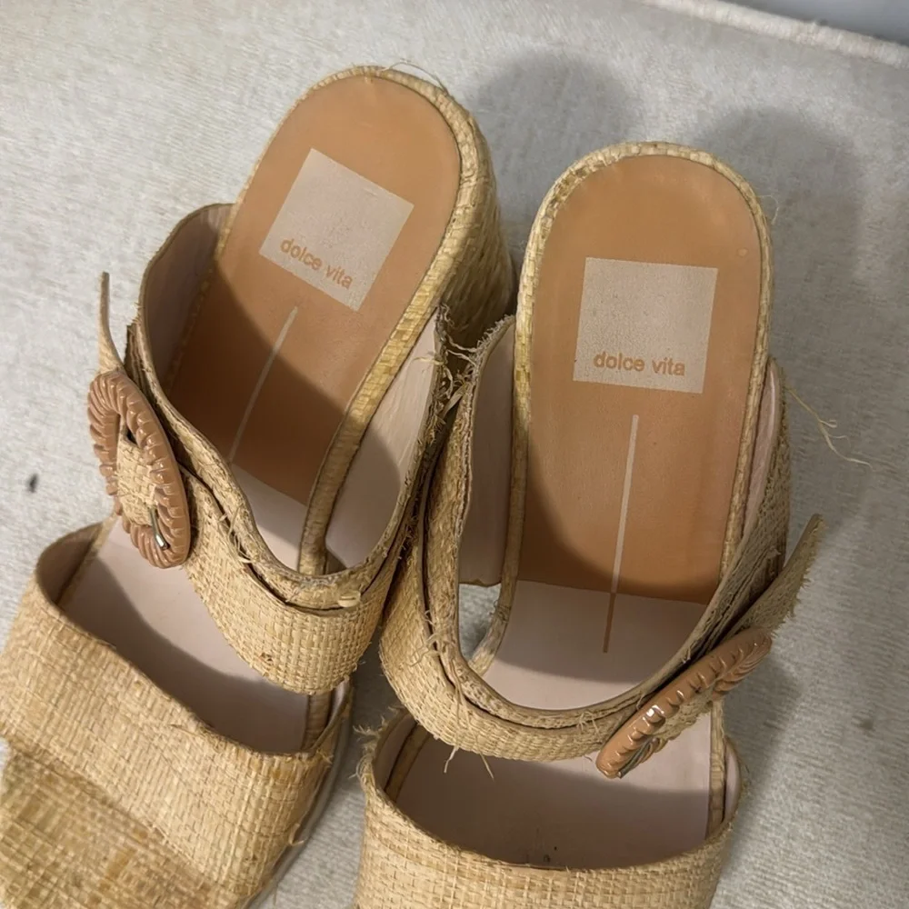 Chic Natural Woven Women’s Sandals